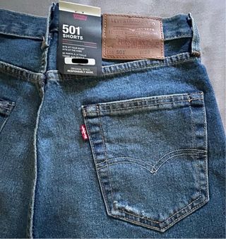 Pantalon vaquero corto levis