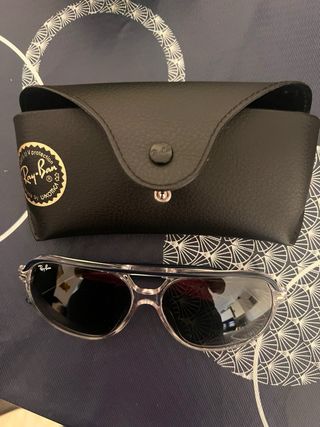 Gafas Ray-Ban, azules y grises