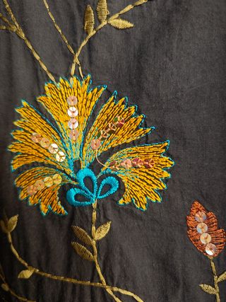 Falda con bordado y lentejuelas t.S