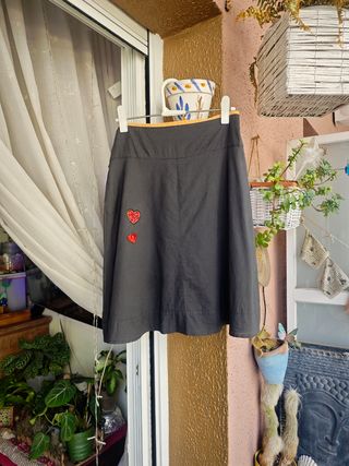 Falda con bordado y lentejuelas t.S