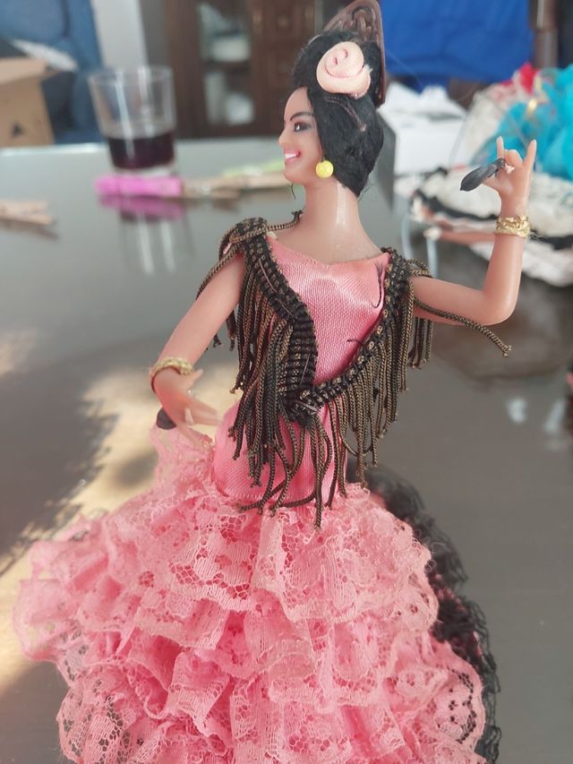 Preciosa muñeca antigua marin