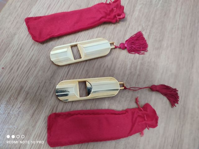 Apribottiglie vintage in acciaio con bagno oro 24K