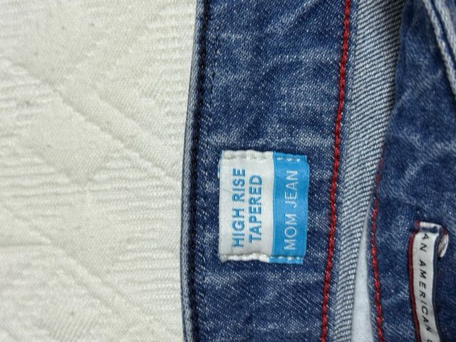 Vaqueros Tommy Jeans Mom, talla 33x 28