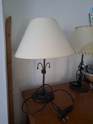 2 Lámparas de mesilla