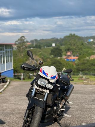 BMW F800R - Moto en perfecto estado