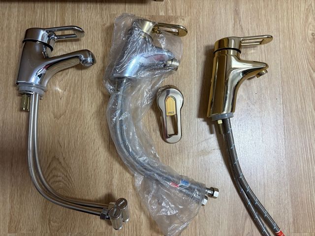 Grifos Roca dorados y plateados