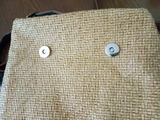 Mochila natura beige y bolso verde