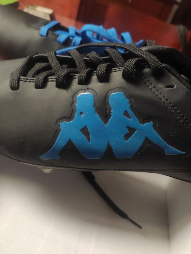 Zapatillas de futbol de tacos metalicos