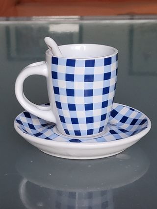 Tazzina con piattino e con cucchiaino