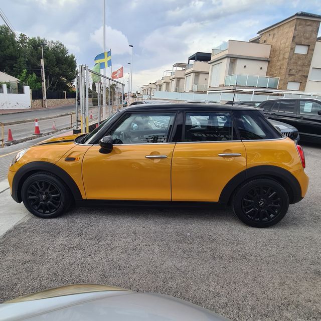 Mini Cooper 5 puertas 1.5i AUTOMÁTICO