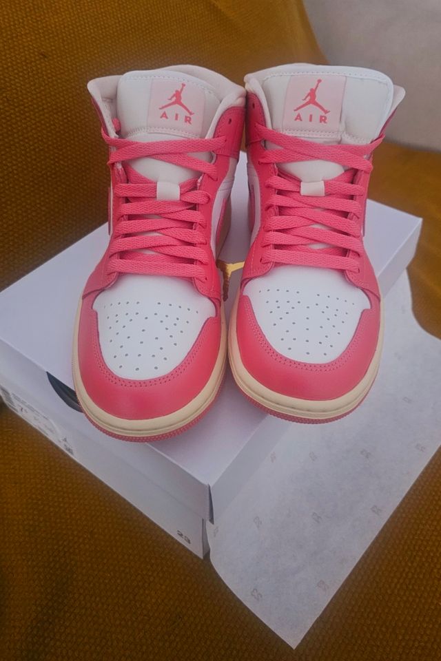 Zapatillas Nike Air Jodan Mid mujer nuevas