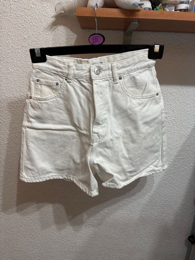 Shorts vaqueros Pull&Bear blancos