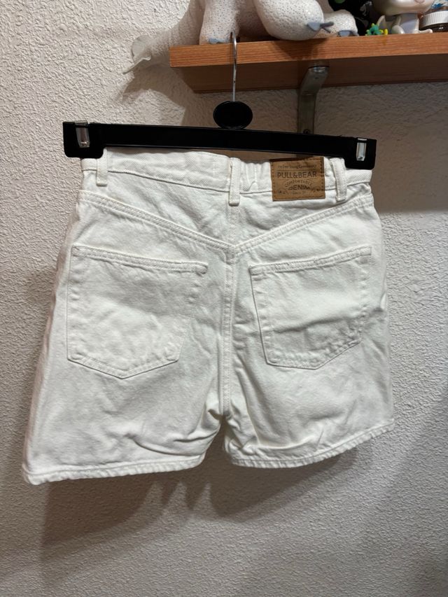 Shorts vaqueros Pull&Bear blancos