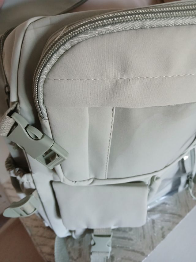 Mochila con múltiples compartimientos