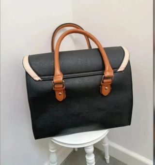 Bolso beige y azul marino