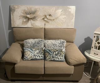 Sofá 2 plazas beige impecable