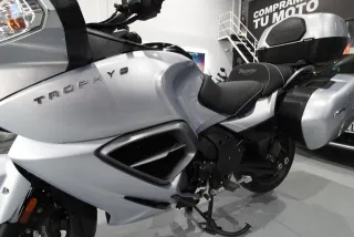 TRIUMPH Trophy SE