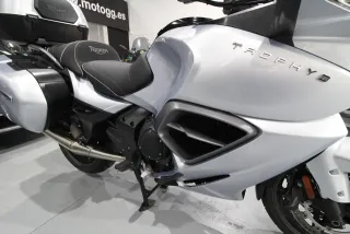 TRIUMPH Trophy SE