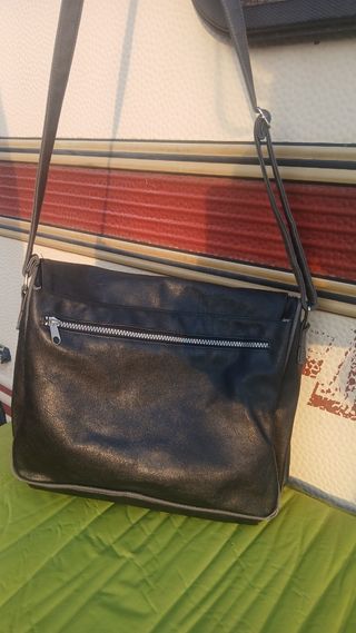 Bolso mensajero negro, vintage.