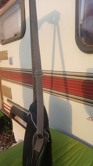 Bolso mensajero negro, vintage.