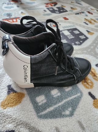 Botines Calvin Klein negros y grises