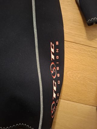 Traje neoprene impecable