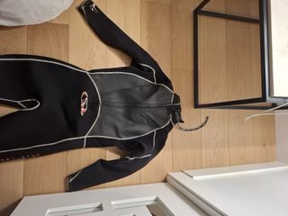Traje neoprene impecable