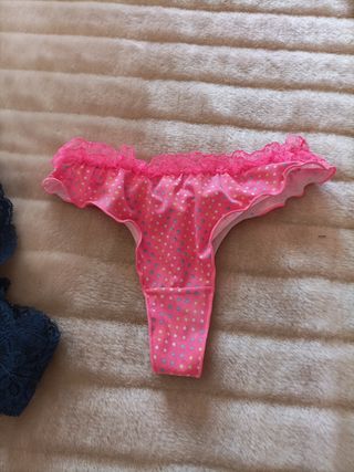 Top raso. Regalo dos tangas talla S