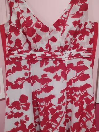 Vestido invitada eventos flores feria rojo blanco