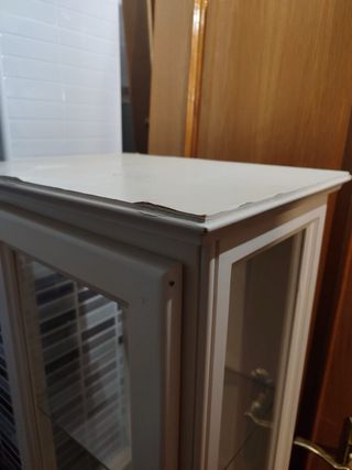 Mueble vitrina madera