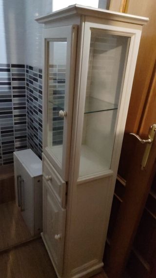 Mueble vitrina madera