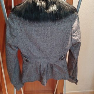 Cazadora Mango jaspeada_cuello pelo desmontable