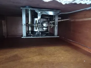 Gramola antigua de madera