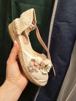 Alpargatas ceremonia niña T32 - beige