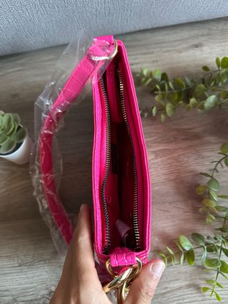 Bolsito rosa estampado cocodrilo NUEVO