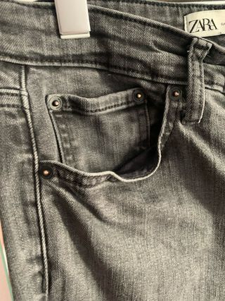 Pantalón Zara acampanado