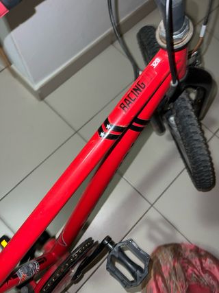 Bicicleta infantil Btwin 20" roja