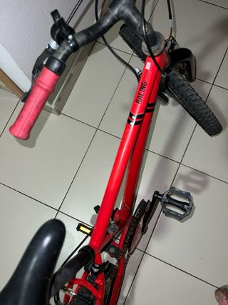 Bicicleta infantil Btwin 20" roja