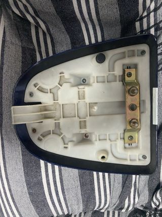 Tapa colín GSX/R600. 1998