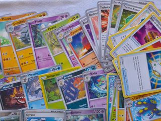 LOTE POKÉMON: 90 CARTAS ORIGINALES SIN REPES