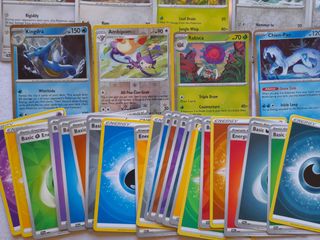 LOTE POKÉMON: 90 CARTAS ORIGINALES SIN REPES