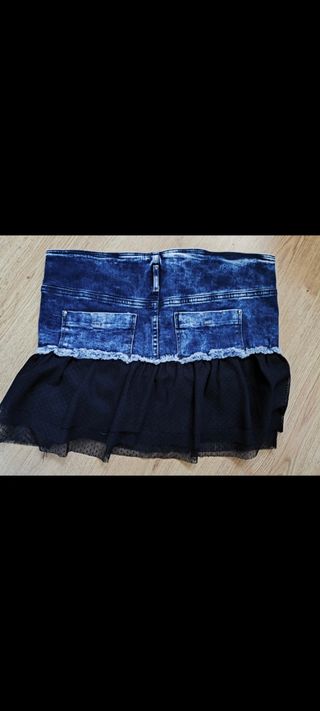 Falda vaquera con tul negro