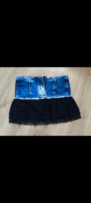 Falda vaquera con tul negro