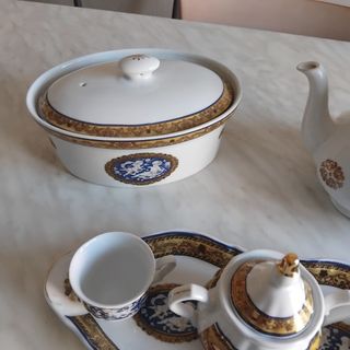 Servizio da tè in porcellane biscottiera + lattier