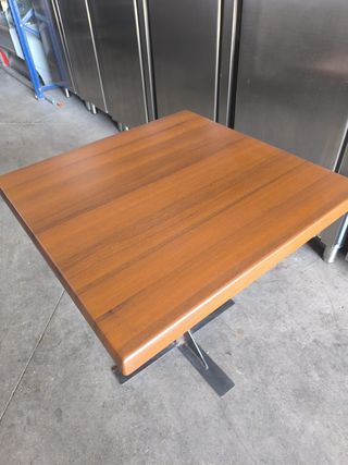 Mesa de sala de restaurante