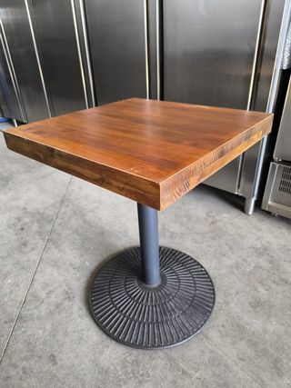 Mesa de sala de restaurante