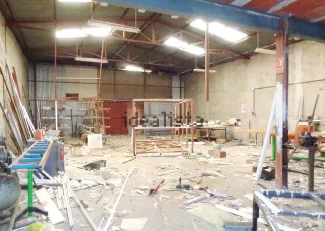 Nave industrial - 330m² - 2 plantas