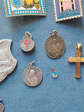 17 medallas Religiosas Variadas