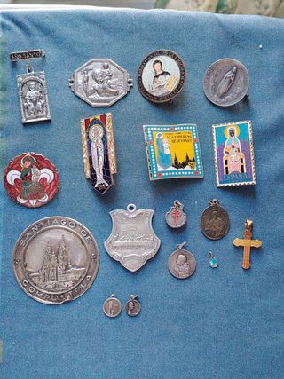 17 medallas Religiosas Variadas