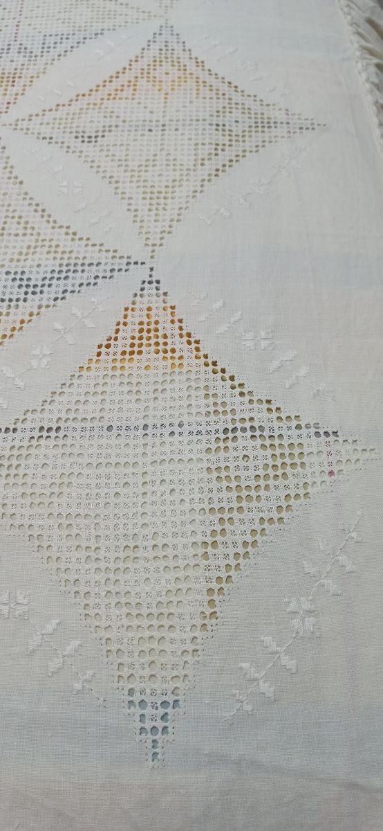 Colcha Lagartera de hilo blanco, 135cm